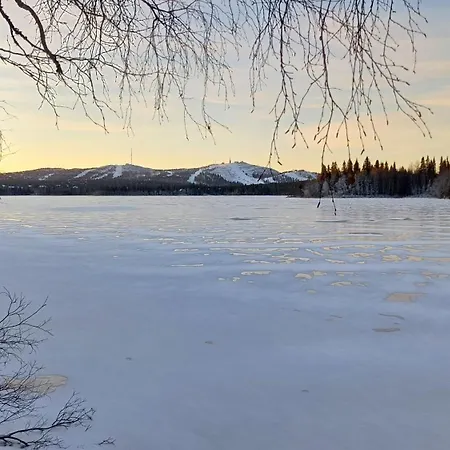 Chalet Halla Chalet, Northern Lights, & Lake, Free Wifi, Vuosseli Ruka *