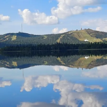 Halla Chalet, Northern Lights, & Lake, Free Wifi, Vuosseli Ruka Alpehytte *