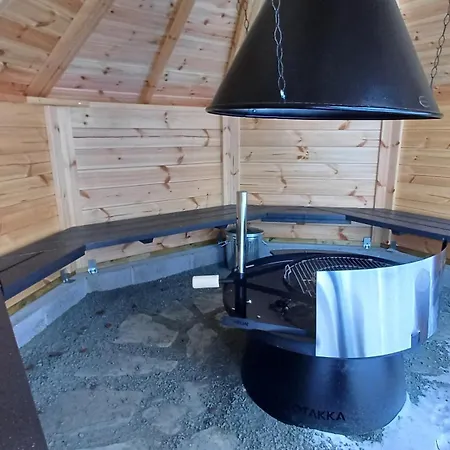 Halla Chalet, Northern Lights, & Lake, Free Wifi, Vuosseli Ruka Alpehytte