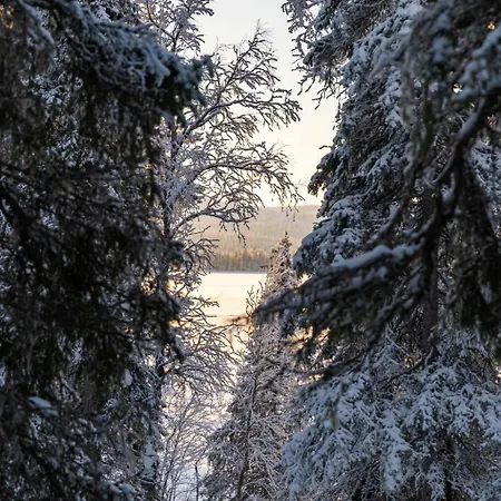 Chalet Halla Chalet, Northern Lights, & Lake, Free Wifi, Vuosseli Ruka *
