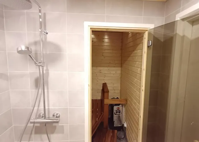 Halla Chalet, Northern Lights, & Lake, Free Wifi, Vuosseli Ruka *